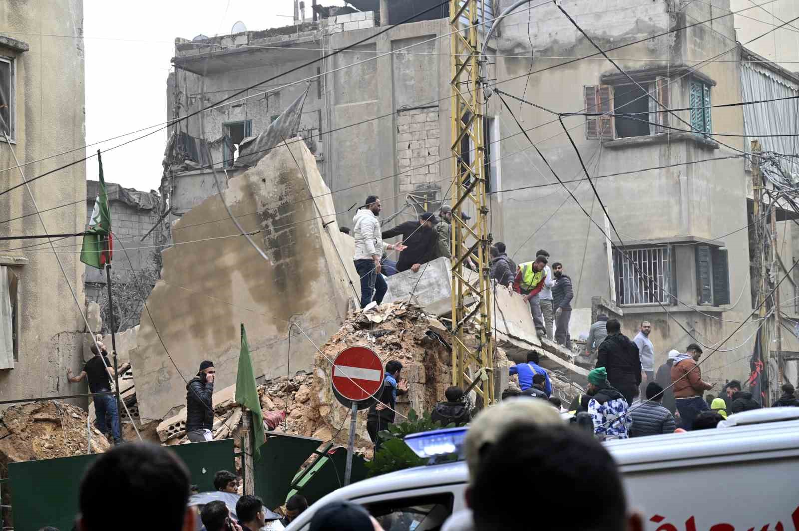 İsrail, Beyrut’a yoğun hava saldırısı düzenledi: 3 kişi hayatını kaybetti, 26 kişi yaralandı
