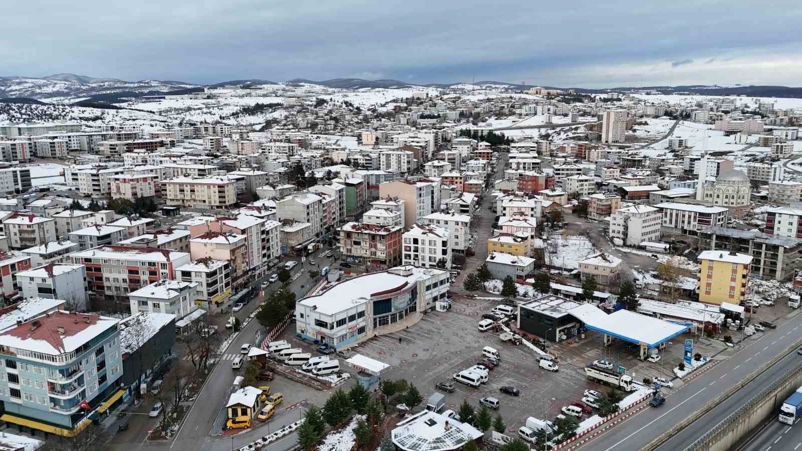 Yoğun kar yağışı Güven Göleti’ne yaradı
