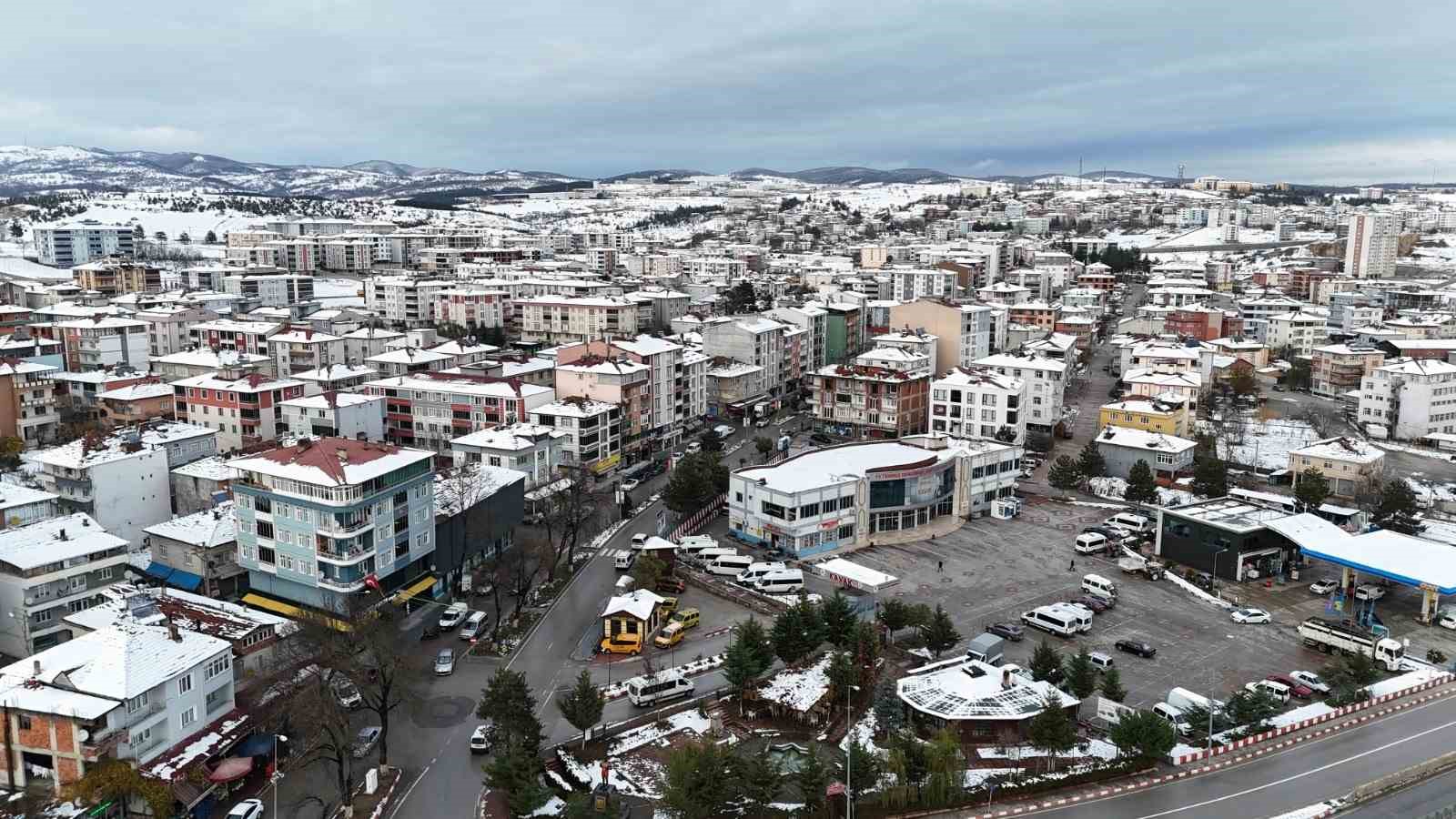 Yoğun kar yağışı Güven Göleti’ne yaradı
