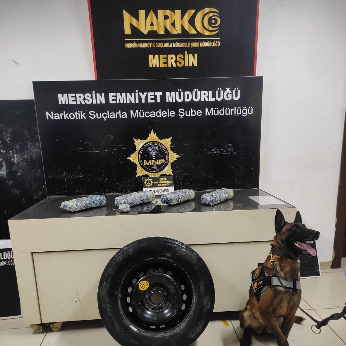 Mersin’de otomobilin stepnesinde 4 kilo 218 gram metamfetamin ele geçirildi
