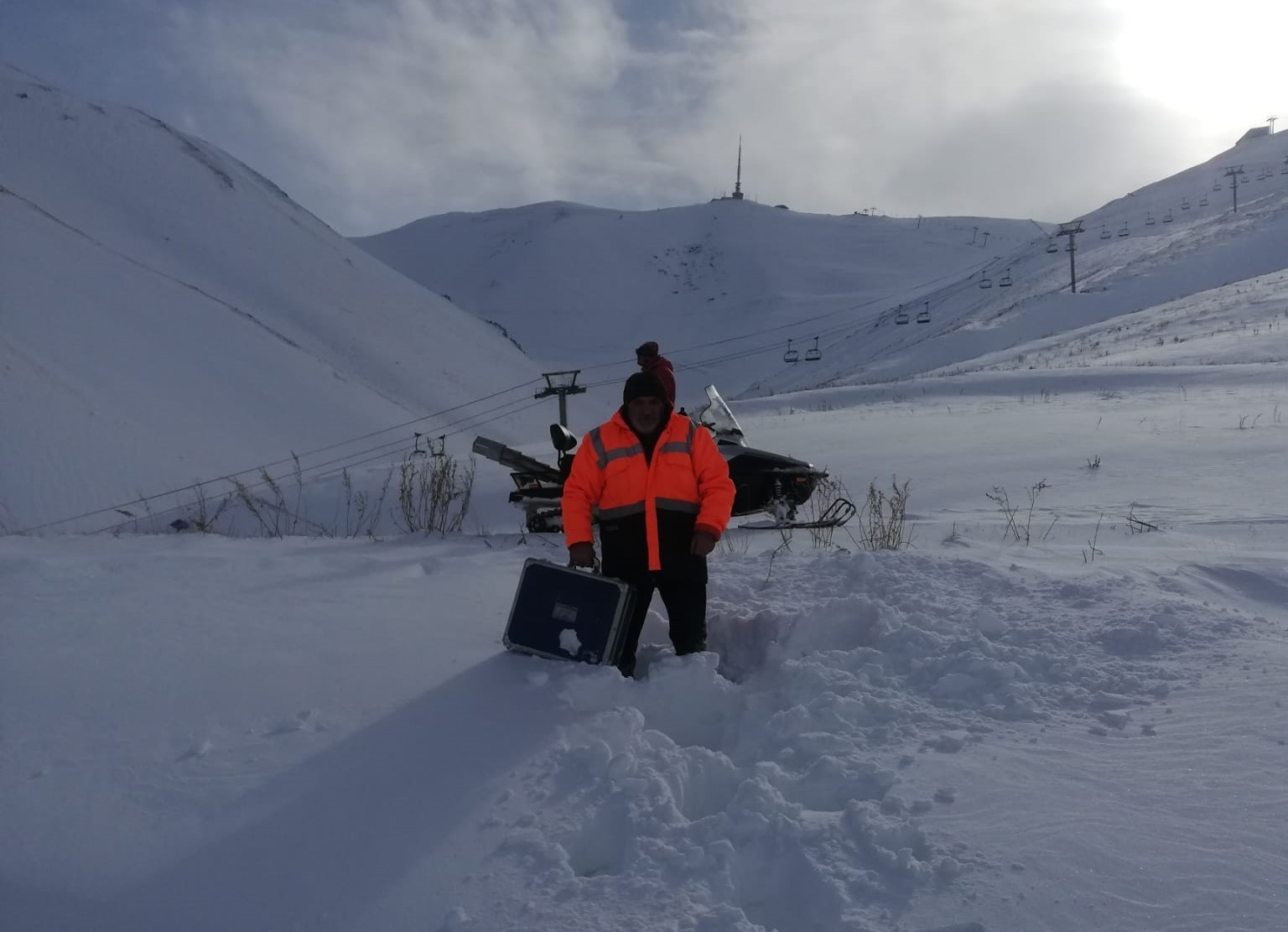 Meteoroloji personelinden zorlu görev
