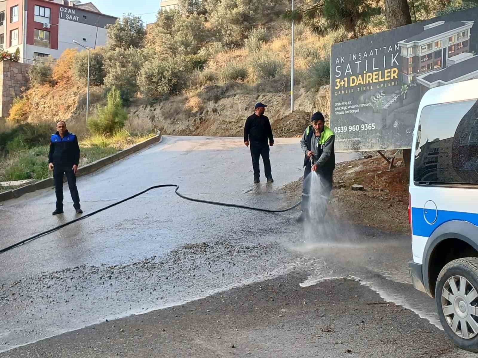 Yola beton döken firmaya ceza
