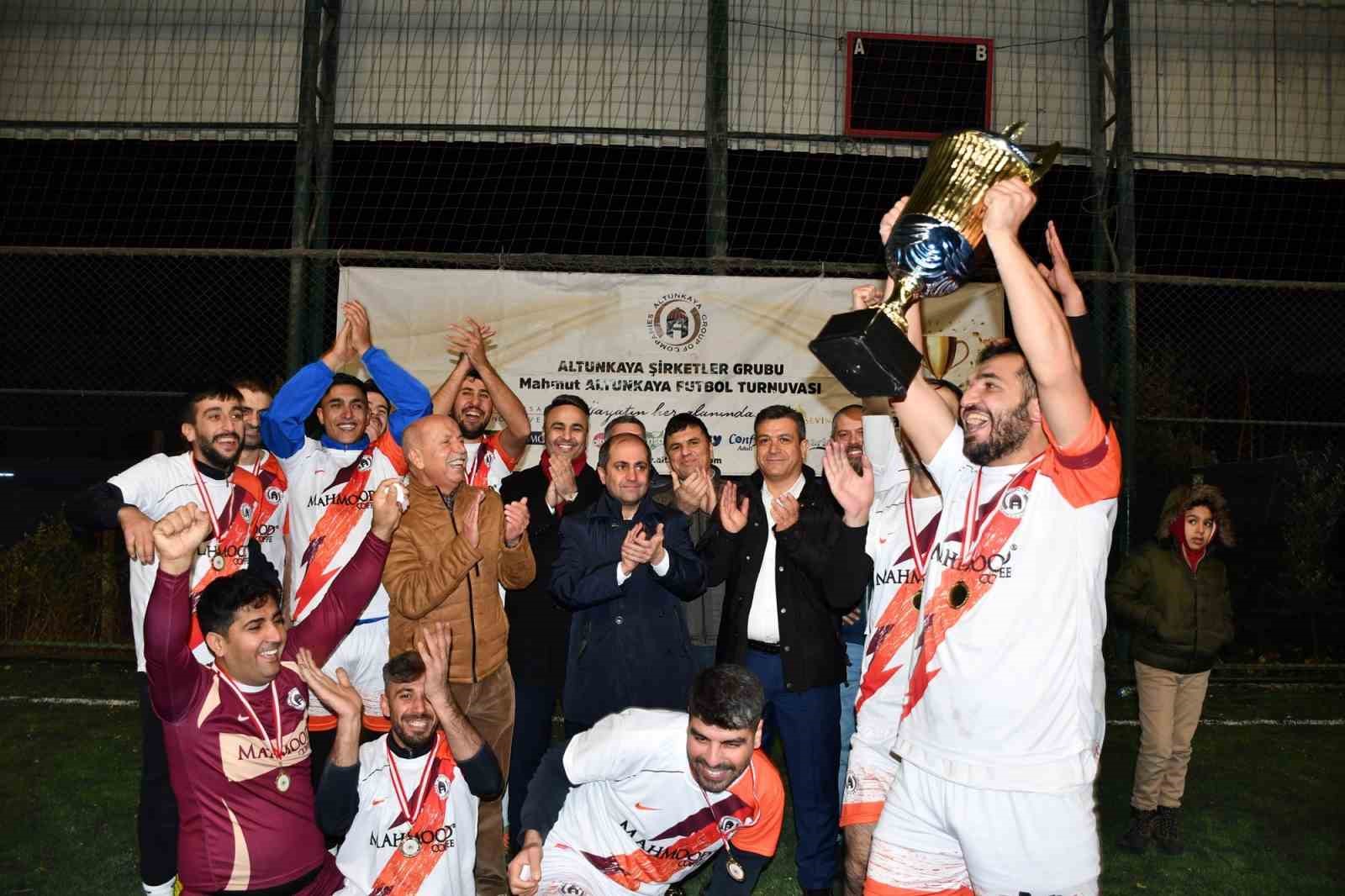 8’inci Altunkaya Futbol Turnuvası’nın şampiyonu Confy oldu
