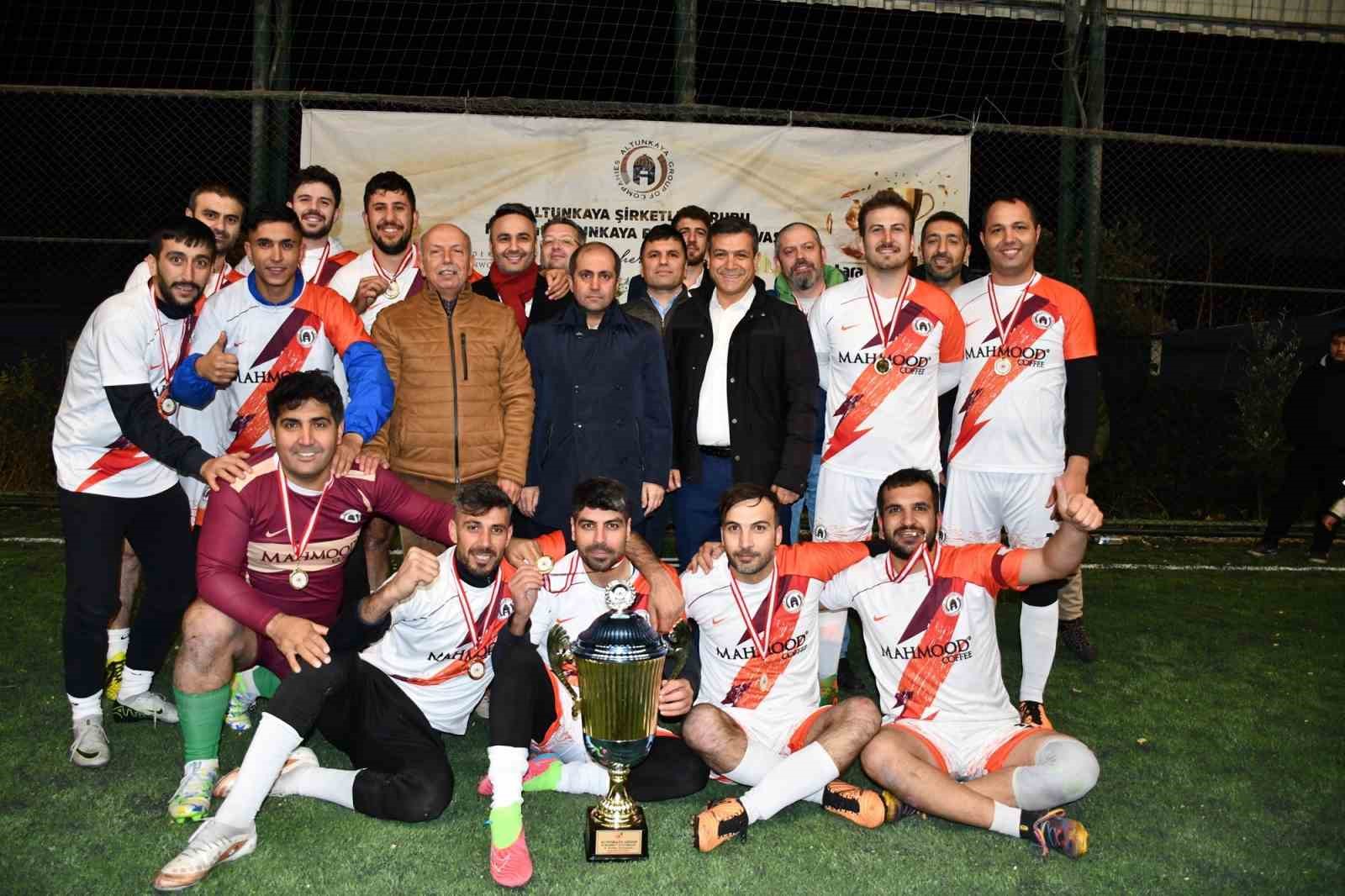 8’inci Altunkaya Futbol Turnuvası’nın şampiyonu Confy oldu
