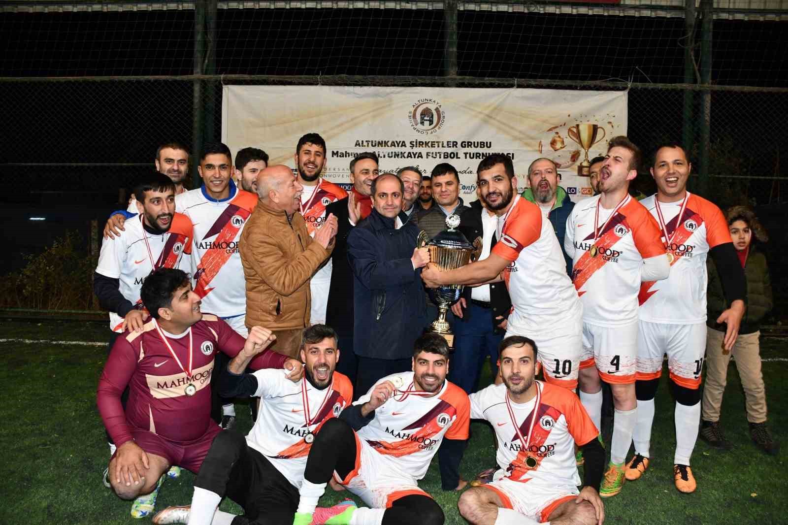 8’inci Altunkaya Futbol Turnuvası’nın şampiyonu Confy oldu
