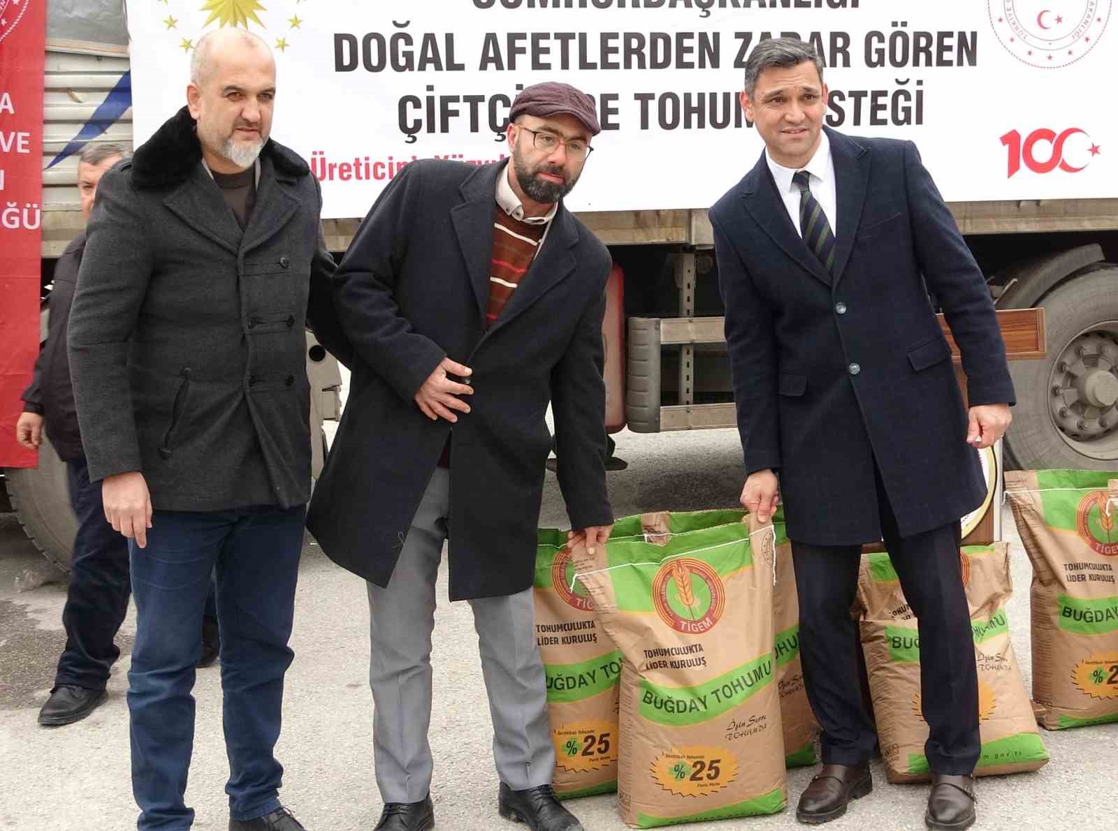 Kütahya’da doğal afetlerden zarar gören 301 üreticiye hububat tohumu desteği
