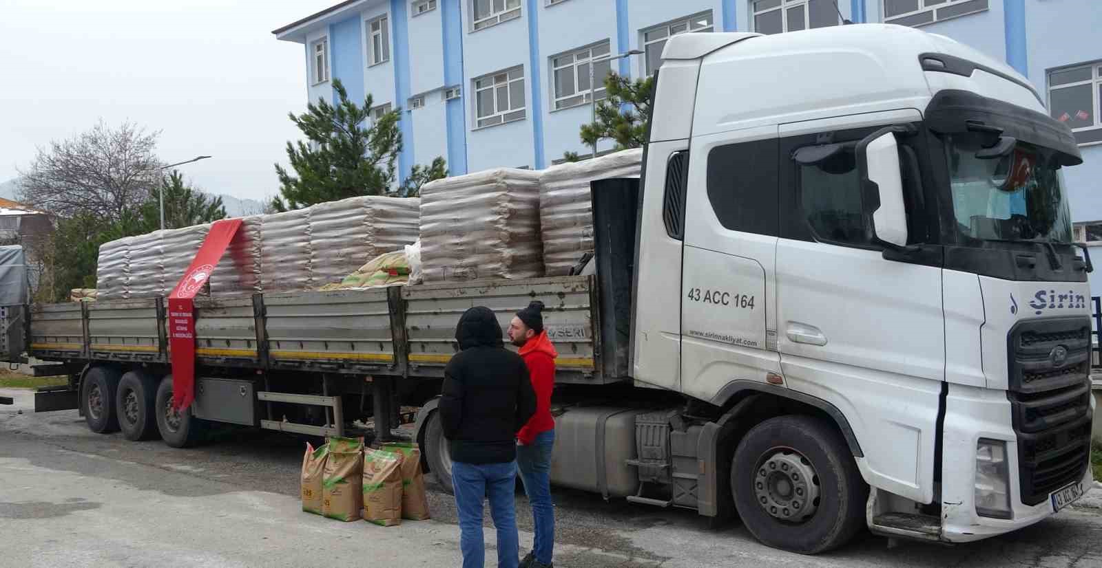 Kütahya’da doğal afetlerden zarar gören 301 üreticiye hububat tohumu desteği
