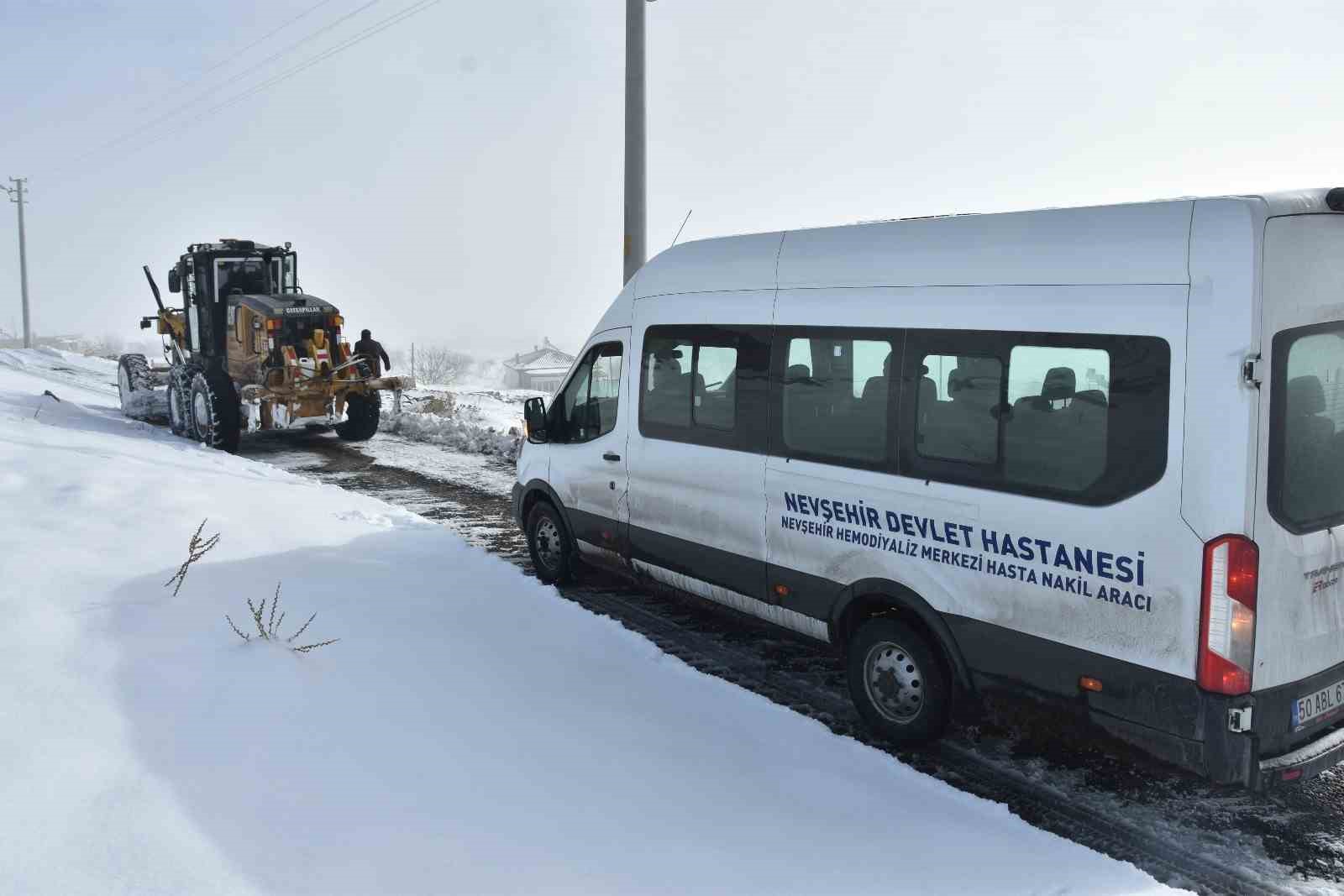 Tipide evinde mahsur kalan diyaliz hastasının yardımına İl Özel İdaresi ekipleri yetişti
