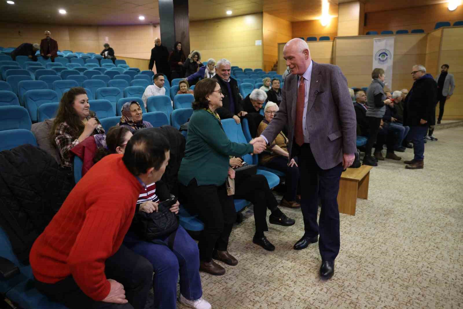 Başkan Kurt Akarbaşı Mahalle Meclisi’nin Genel Kurulu’na katıldı
