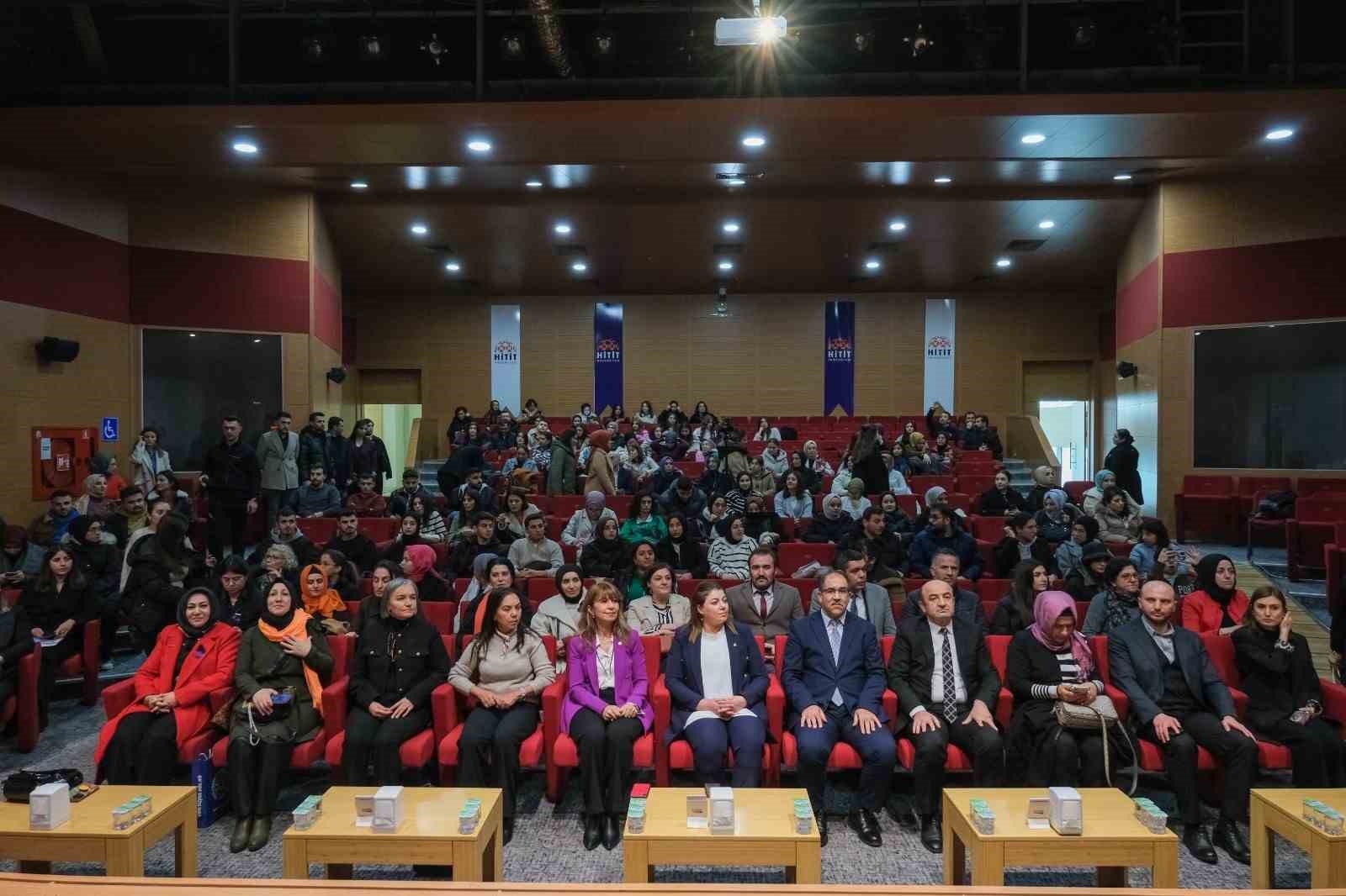 Hitit Üniversitesi’nde “Kadının Güçlendirilmesi” paneli
