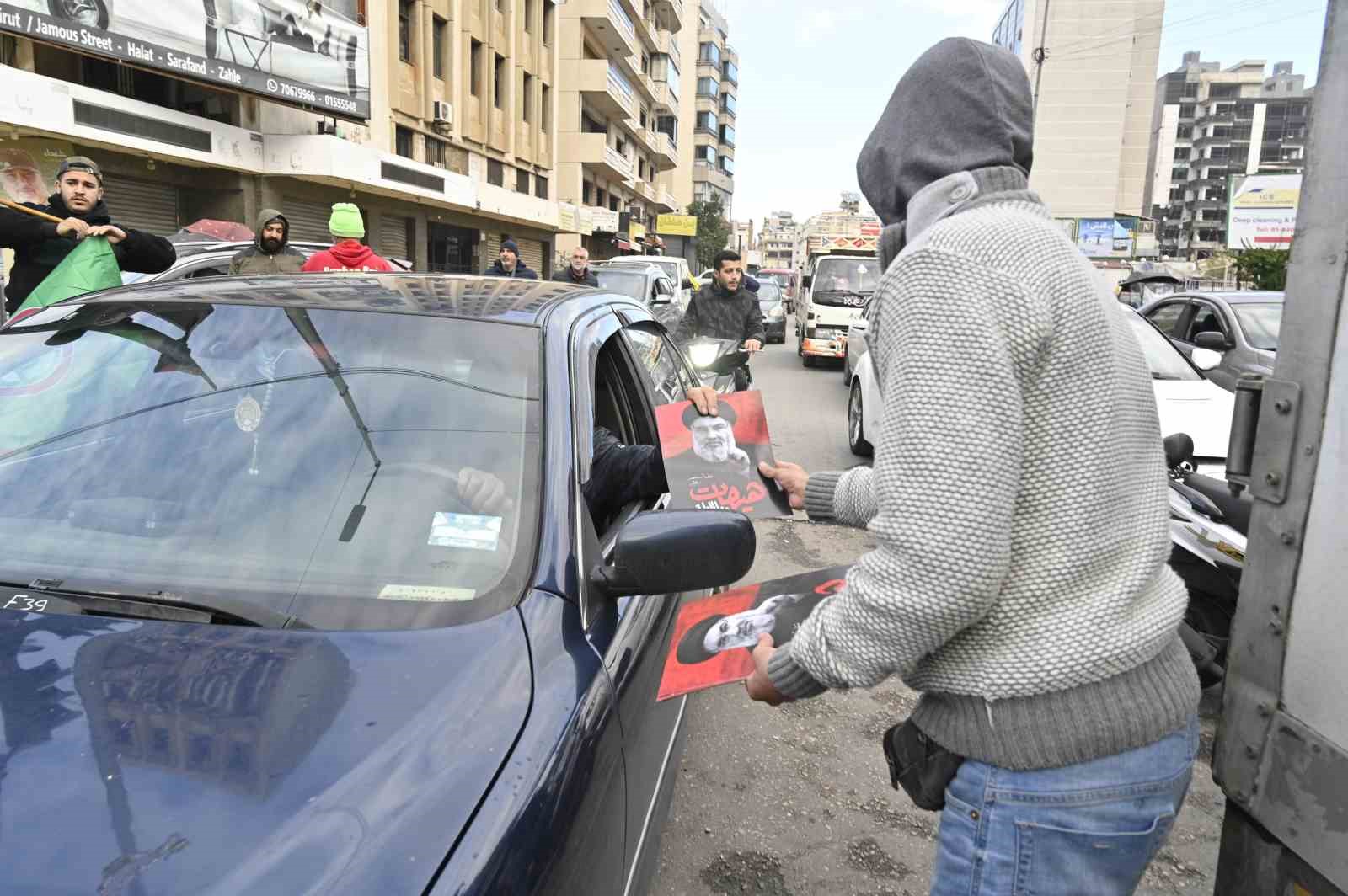 Lübnan’da yerinden edilen siviller güneye dönmeye başladı
