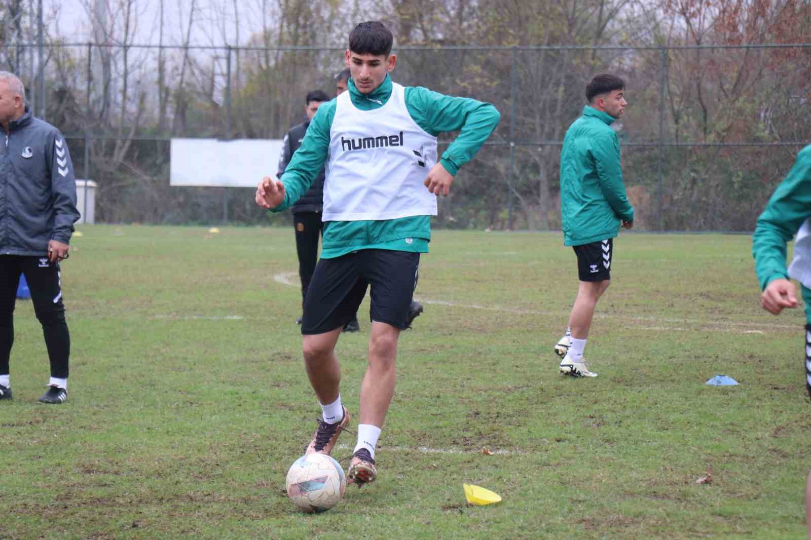 Sakaryaspor, Boluspor maçı hazırlıklarını sürdürdü
