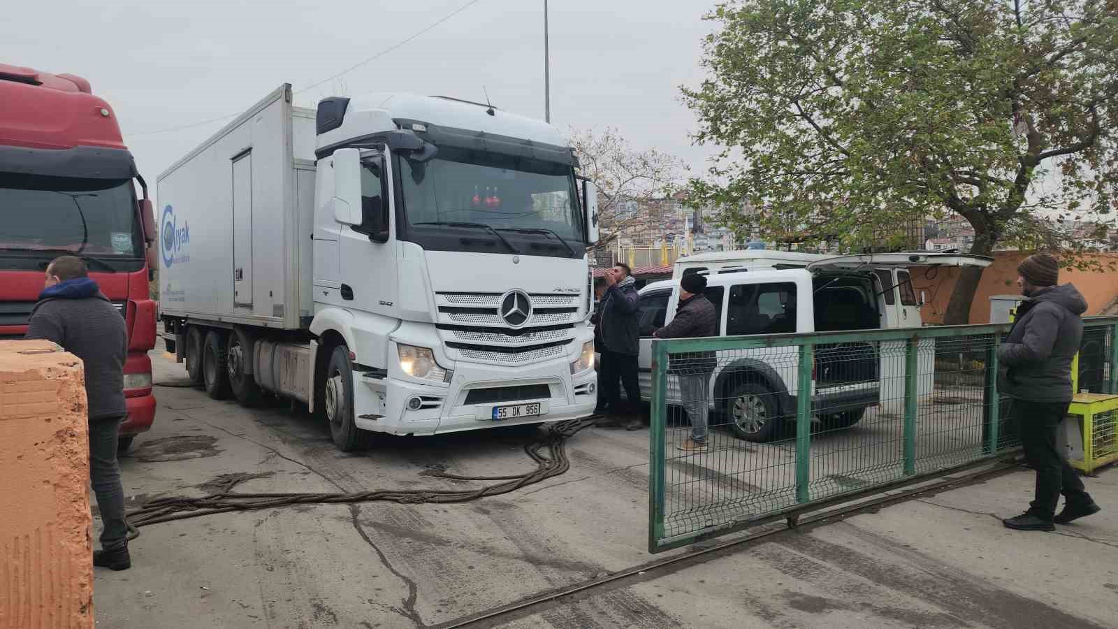 Karadeniz Ereğli Limanı’nda hamsi hareketliliği
