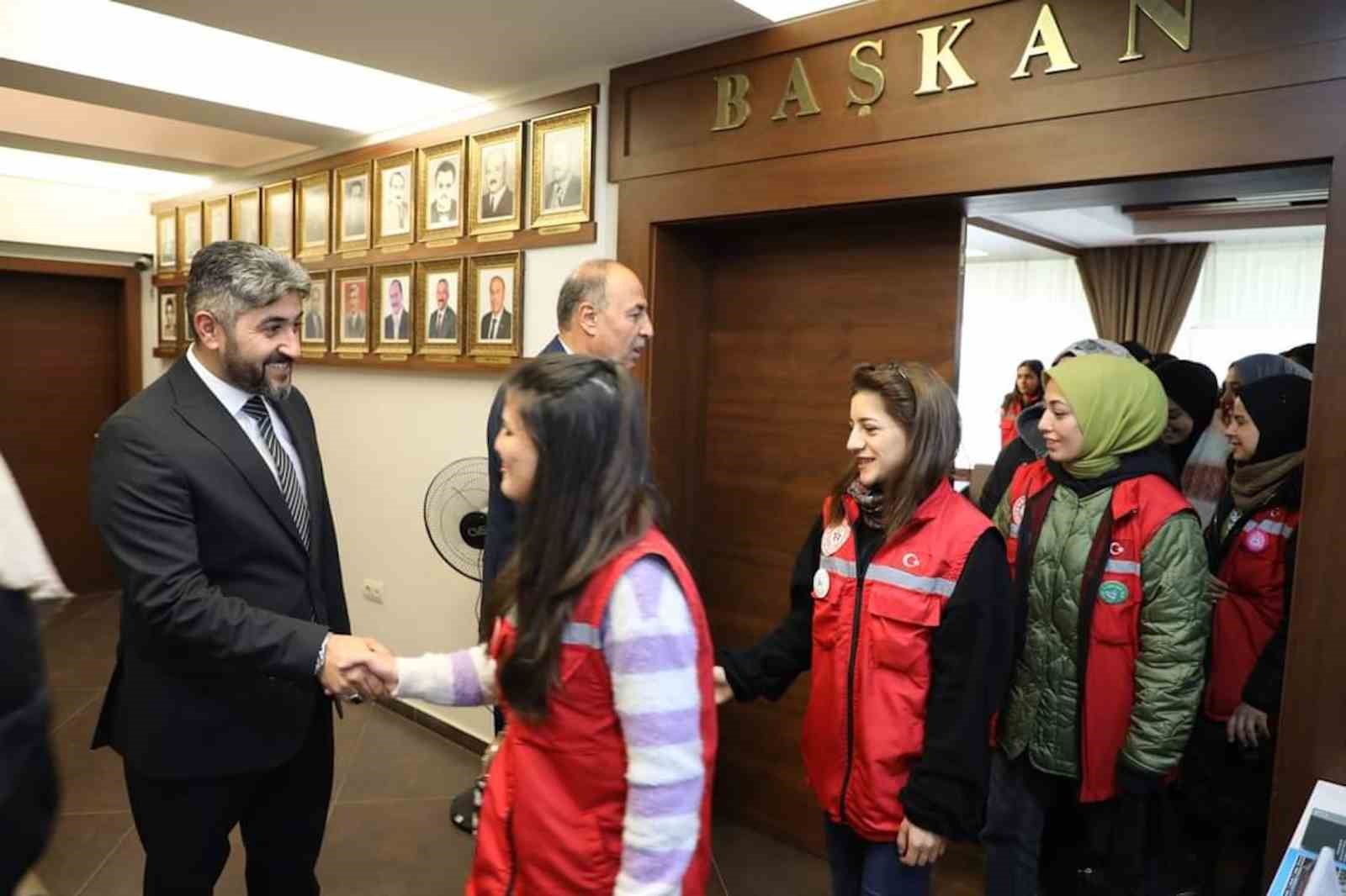 Başkan Arslan, gönüllü gençleri ağırladı
