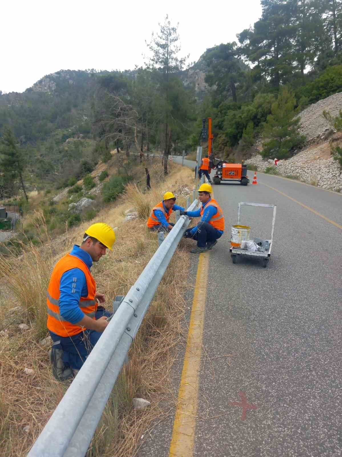 Büyükşehir ‘Güvenli Yollar’ İle Ulaşımı Kolaylaştırıyor
