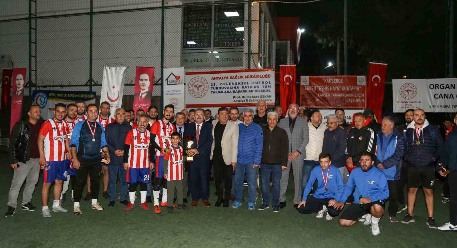 ’Sağlık için sahadayız’ turnuvasının galibi Tıp Fakültesi oldu
