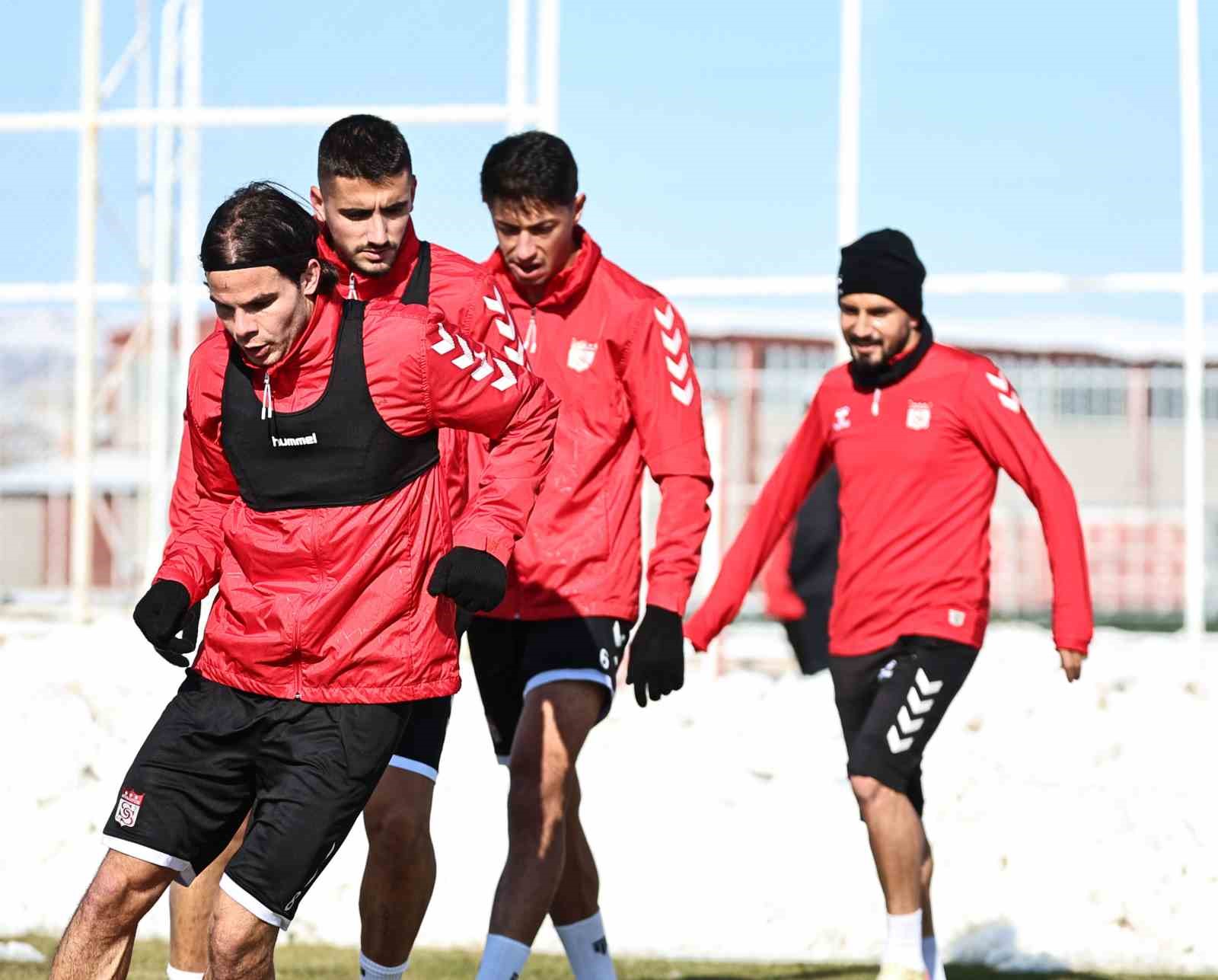 Sivasspor, Antalyaspor maçı hazırlıklarını sürdürdü
