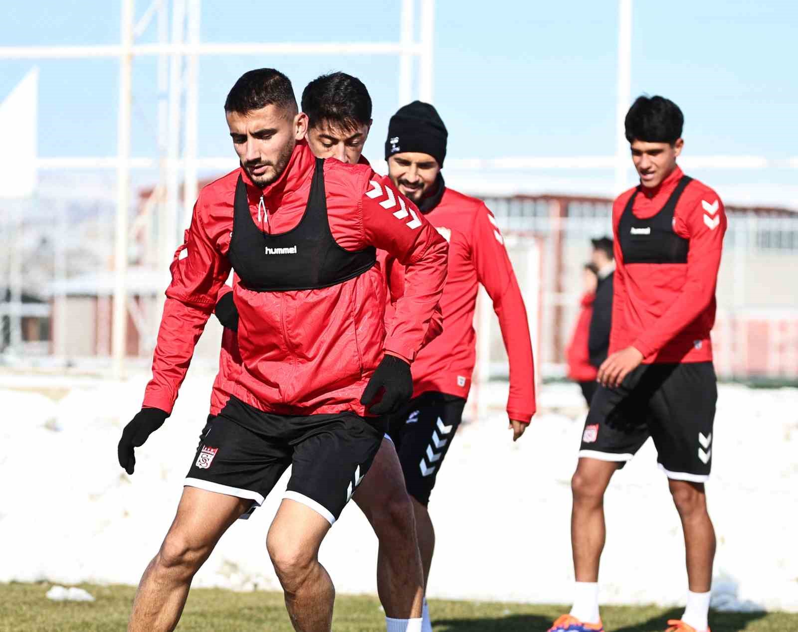 Sivasspor, Antalyaspor maçı hazırlıklarını sürdürdü
