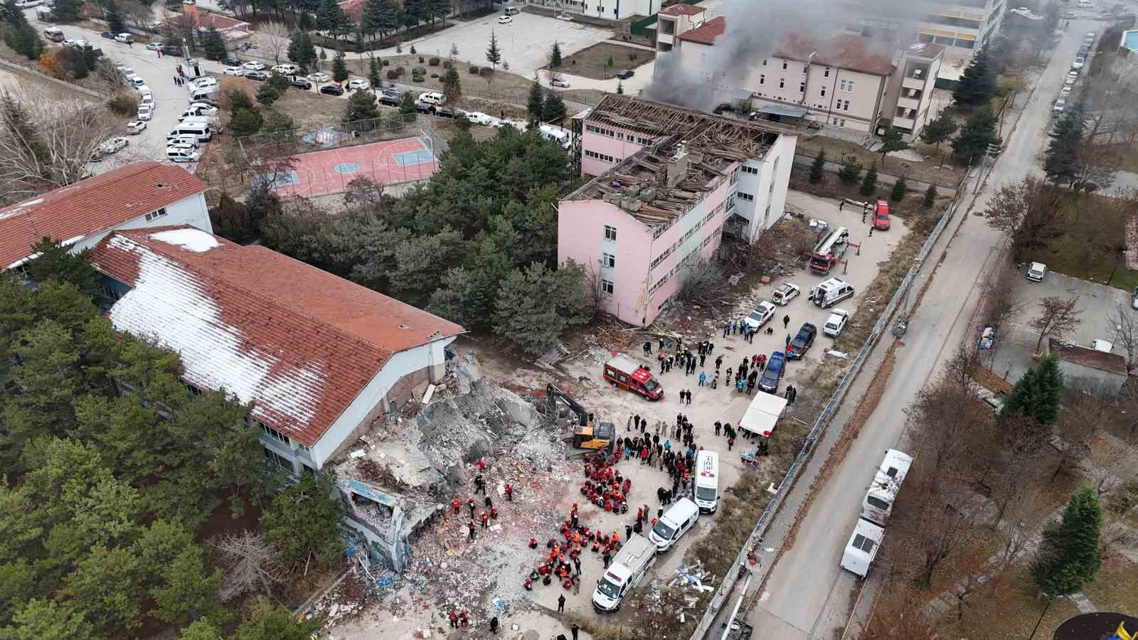 Eskişehir’de 6,5 büyüklüğünde deprem için gerçeği aratmayan tatbikat
