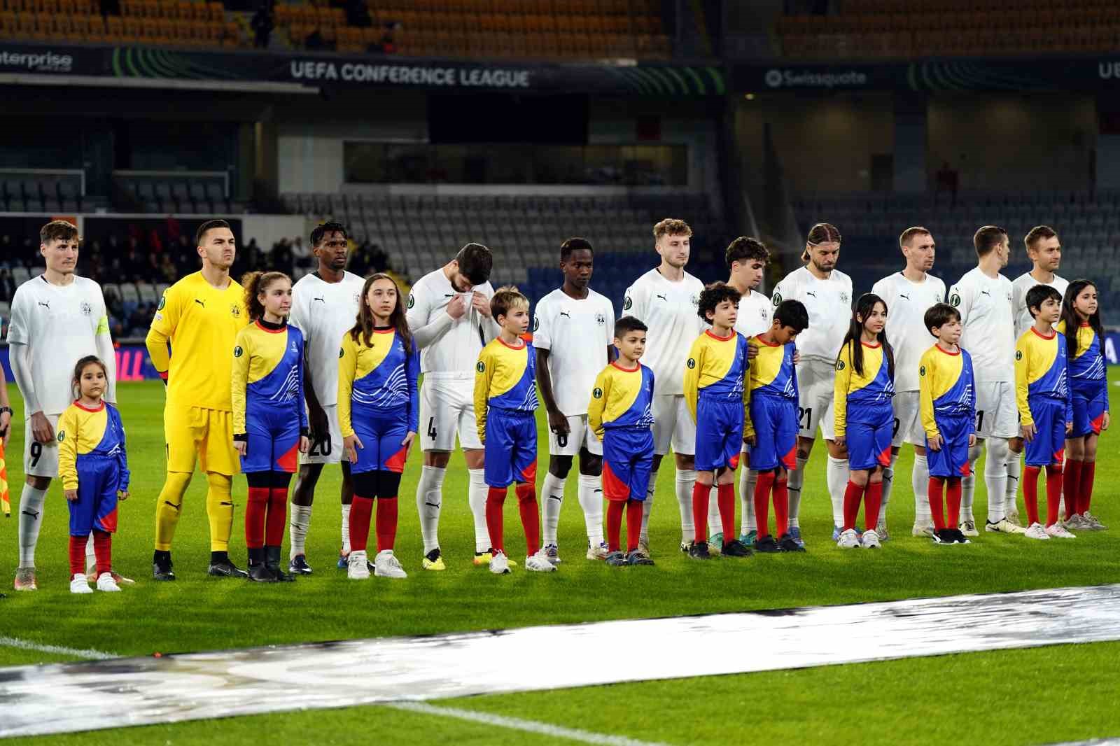 UEFA Konferans Ligi: Başakşehir: 0 - Petrocub: 0 (Maç devam ediyor)
