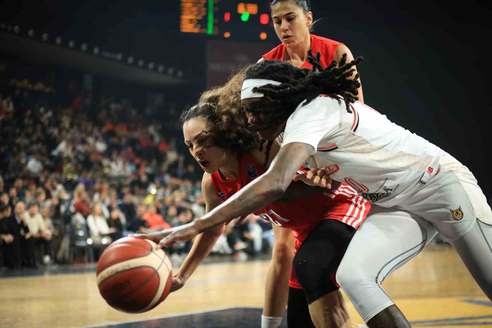 FIBA Kadınlar Euroleague: ÇBK Mersin: 87 - Olympiakos: 58
