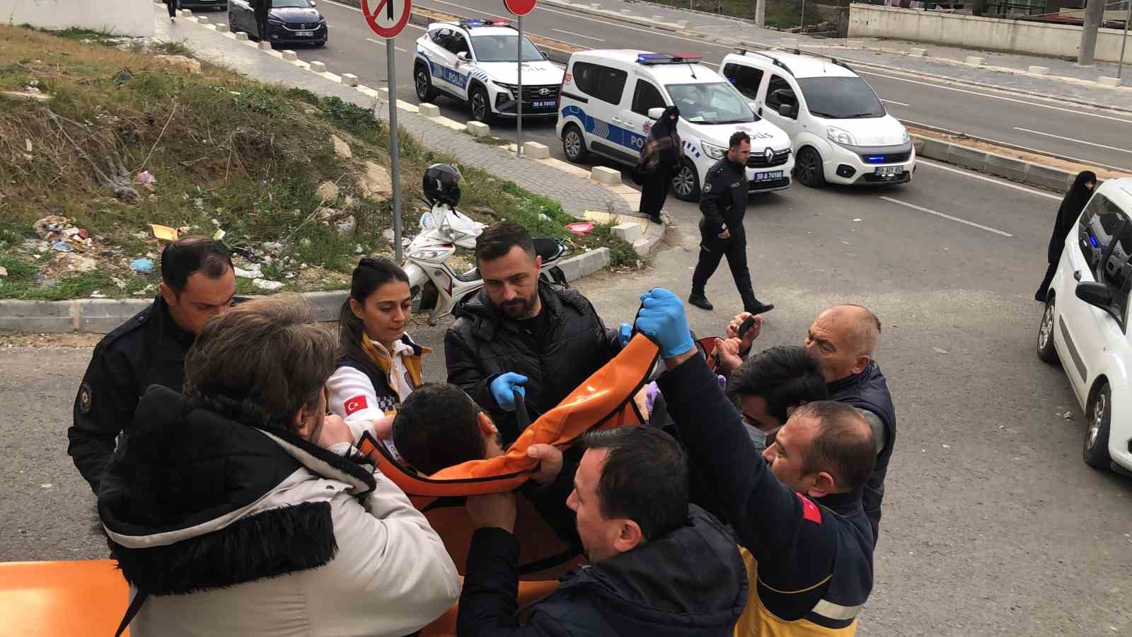 Bıçak çeken oğlunu silahla vurdu
