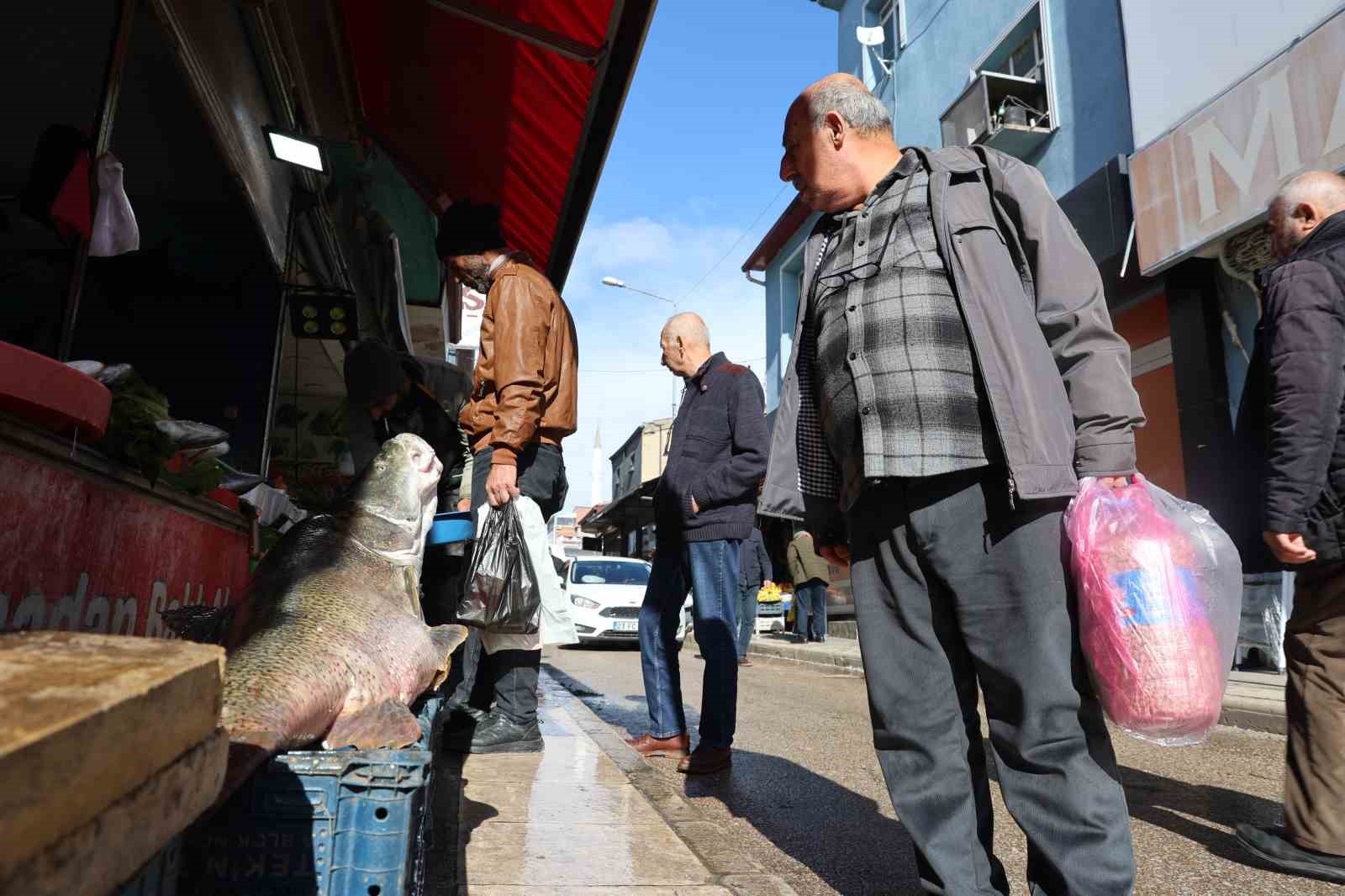 Sezonun ilk dev turna balığı Keban Barajında yakalandı
