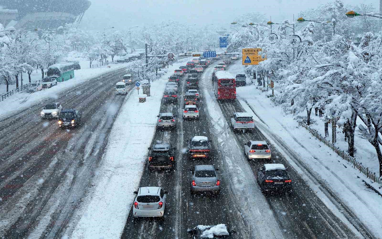 Güney Kore’de kar fırtınasında can kaybı 4’e yükseldi
