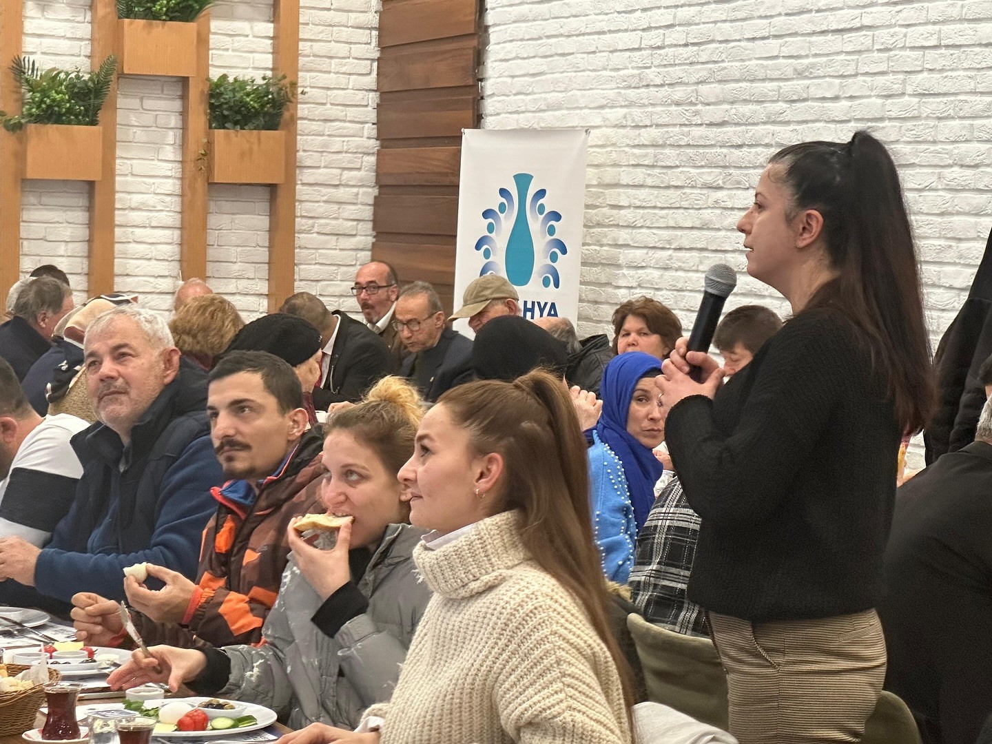 Başkan Eyüp Kahveci, engelli derneklerinin yönetici ve üyeleriyle buluştu
