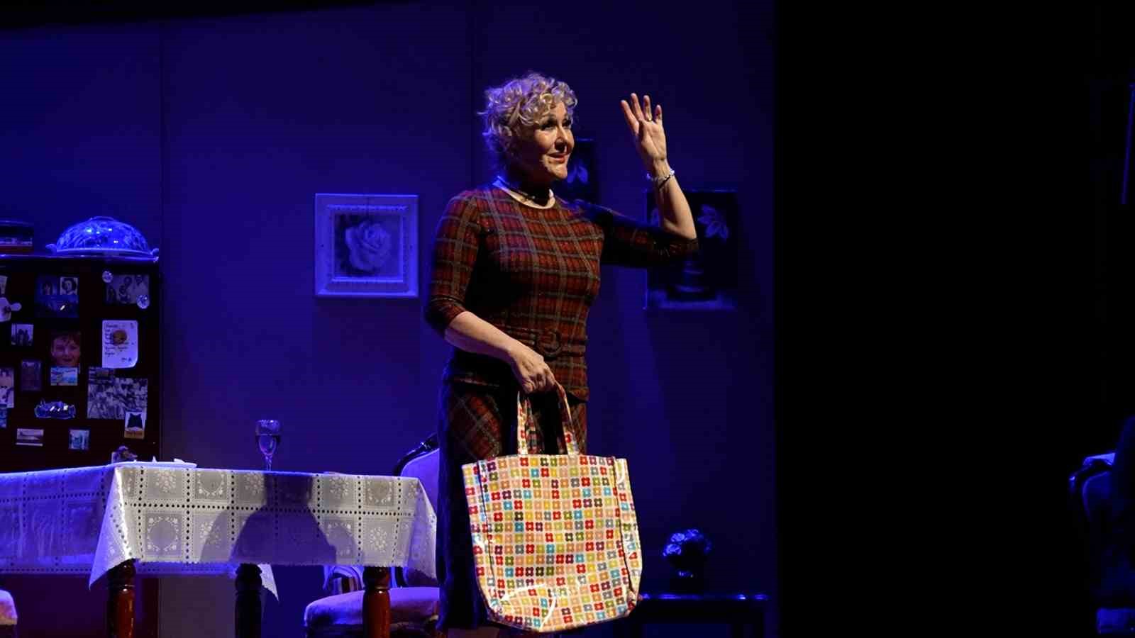 Shirley Valentine Bursa’da sahnelendi
