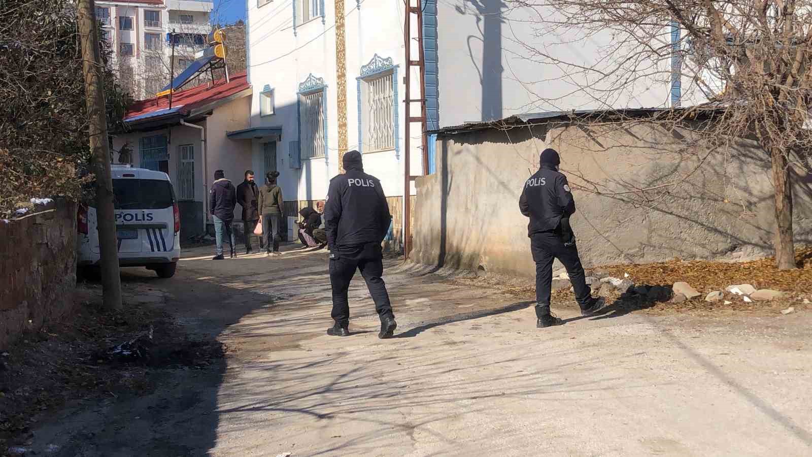 Elazığ’da kendisinden haber alınamayan şahıs evinde ölü bulundu
