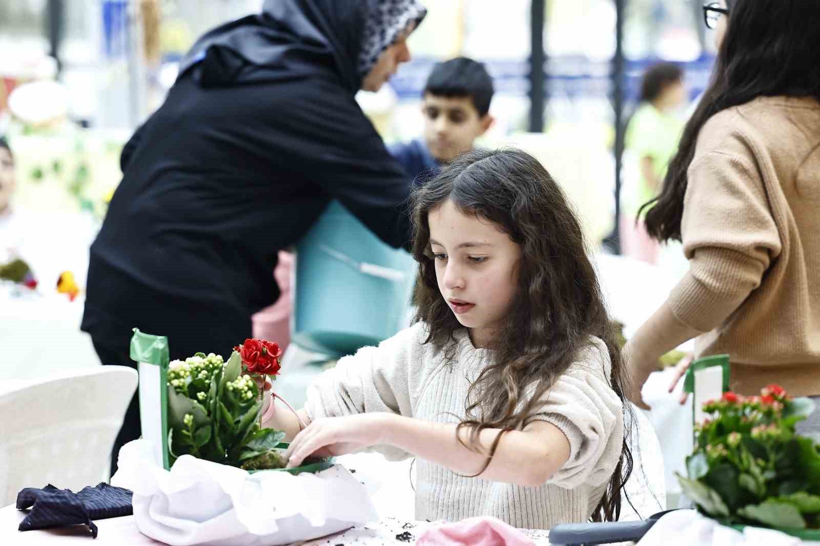 Bağcılar’da yoğurt kabından teraryum yaptılar
