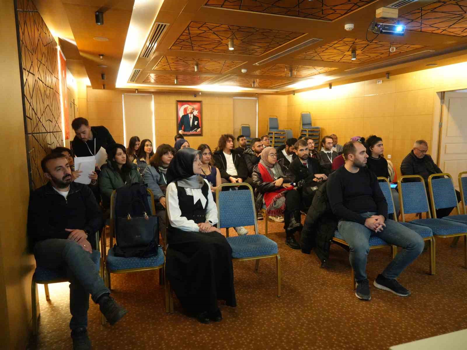 Farklı şehirlerden gelen öğrencilerin kaıldığı iklim çalıştayında sonuç beyannamesi okundu
