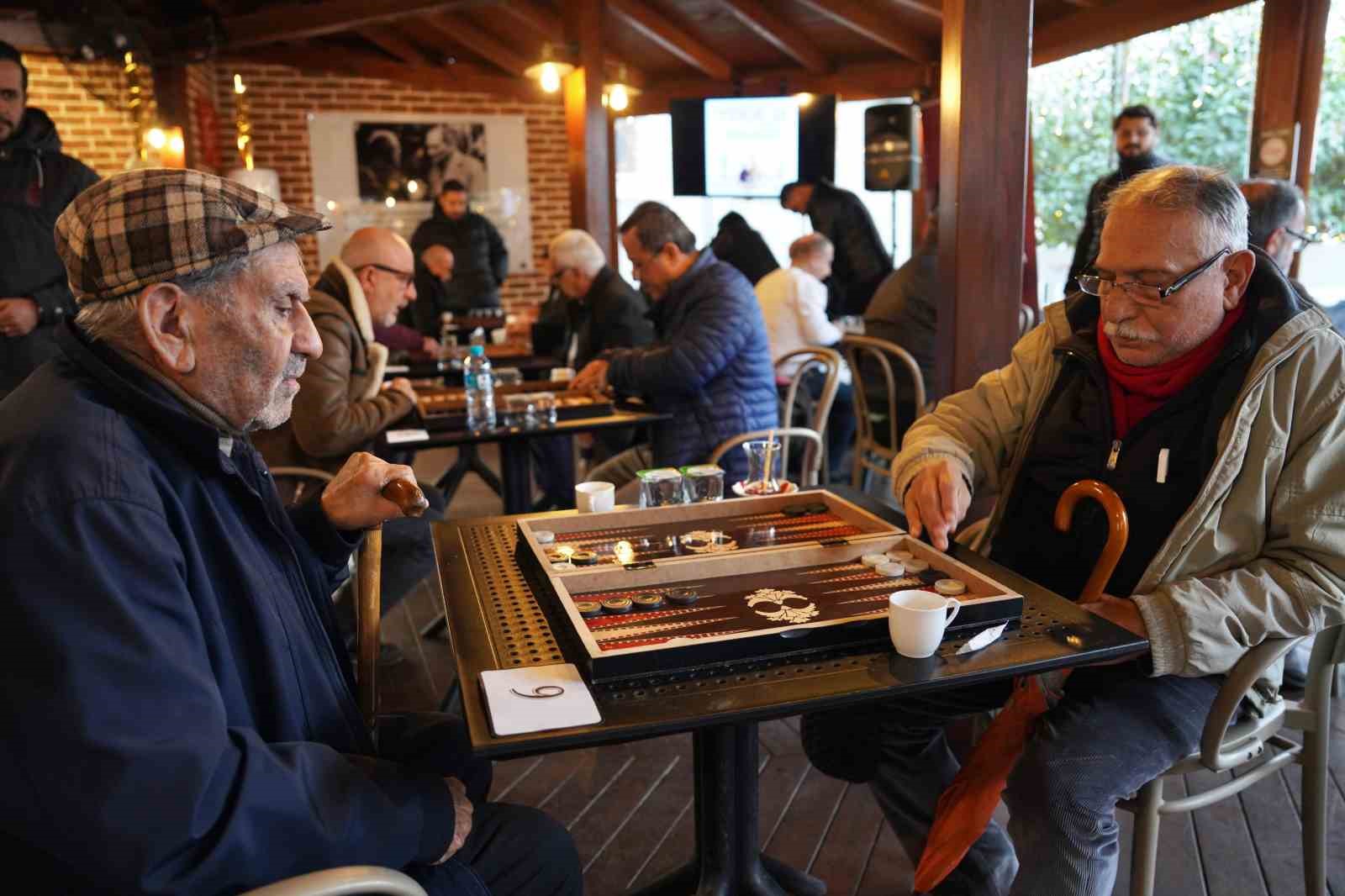 Beyoğlu’nda emekliler Tavla Turnuvası’nda yarıştı
