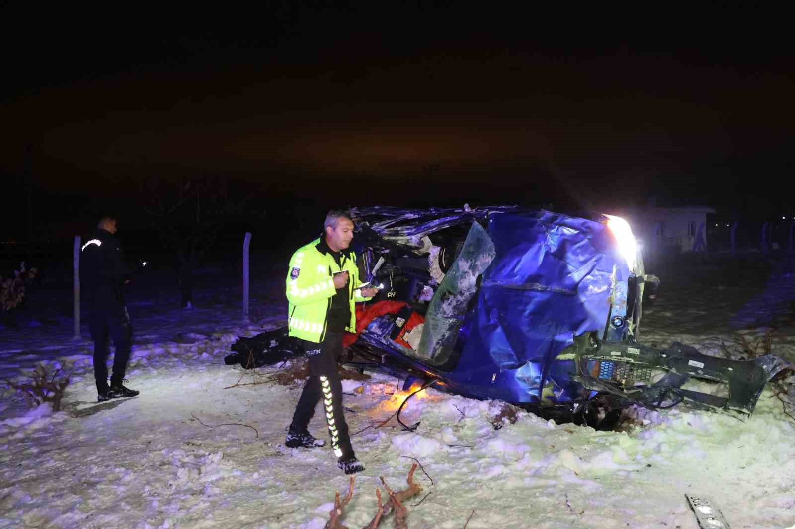 Seyir halinde makas atan sürücü takla attı: 1 yaralı
