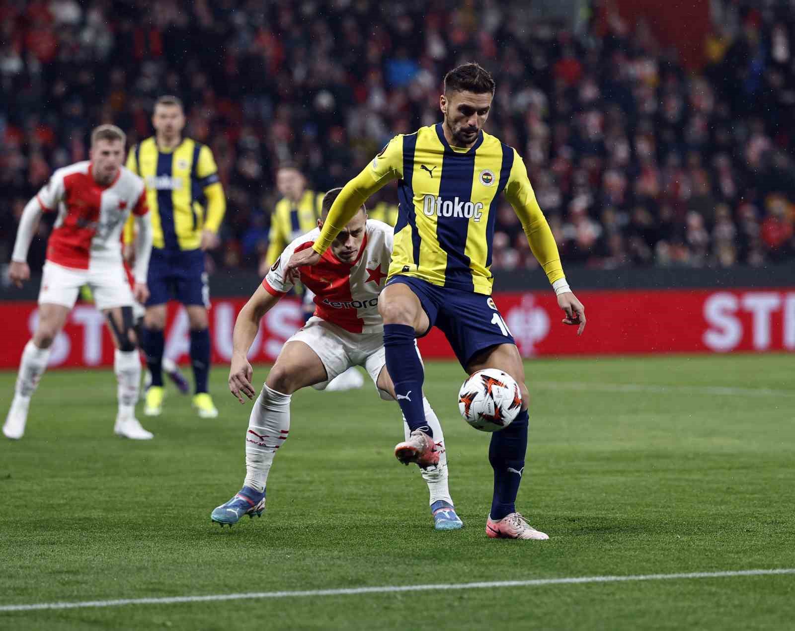 UEFA Avrupa Ligi: Slavia Prag: 1 - Fenerbahçe: 2 (Maç sonucu)
