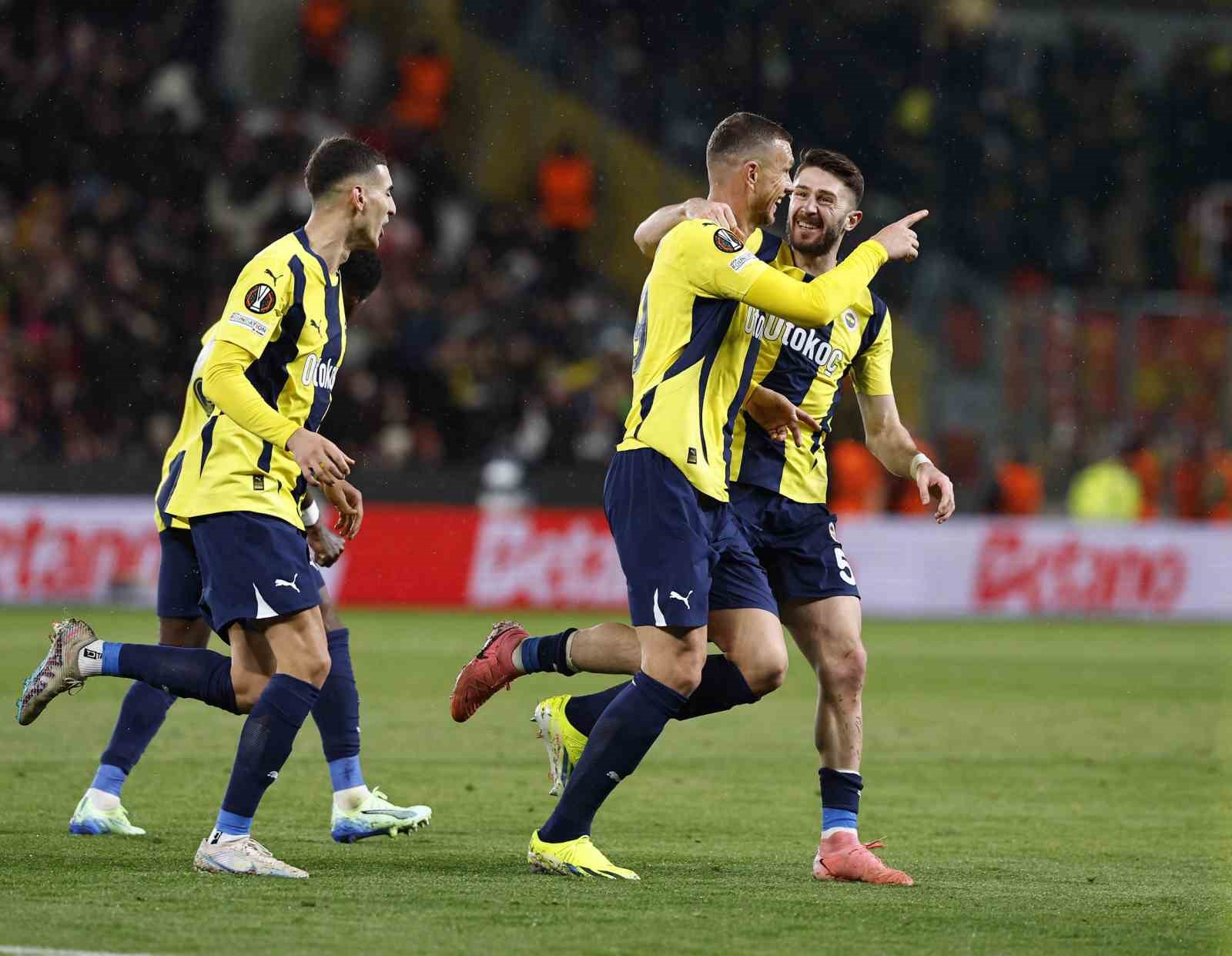 UEFA Avrupa Ligi: Slavia Prag: 1 - Fenerbahçe: 2 (Maç sonucu)
