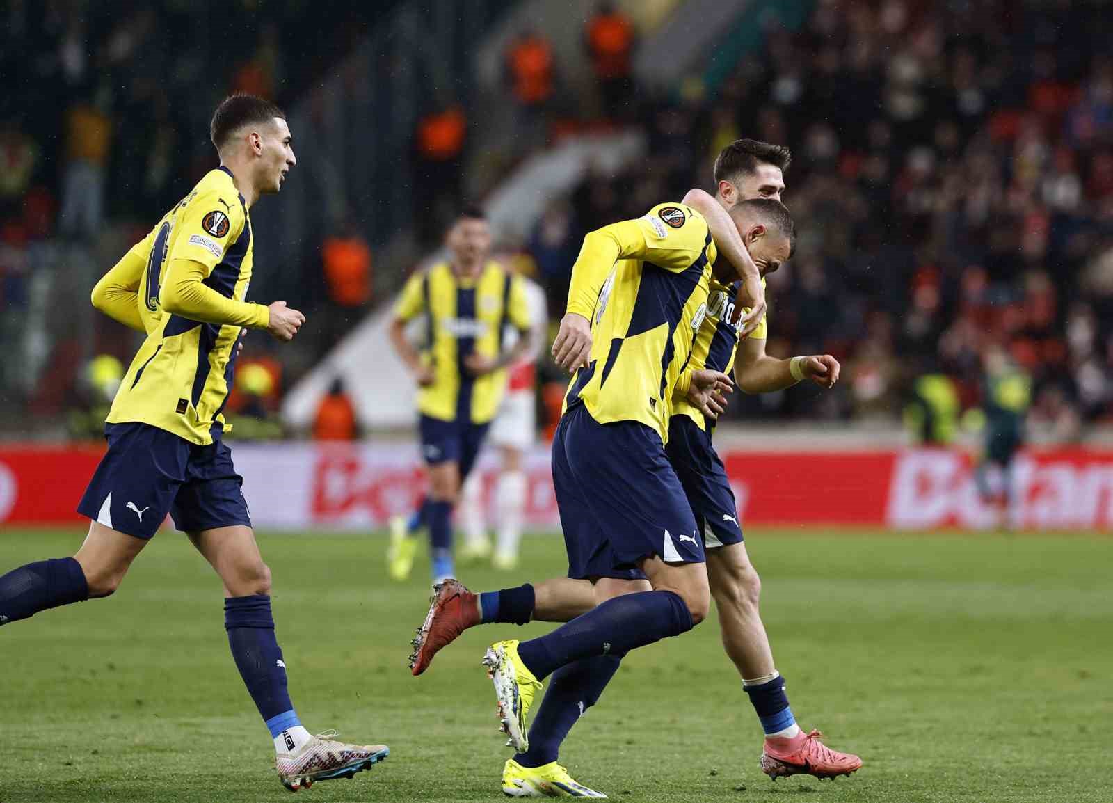 UEFA Avrupa Ligi: Slavia Prag: 1 - Fenerbahçe: 2 (Maç sonucu)
