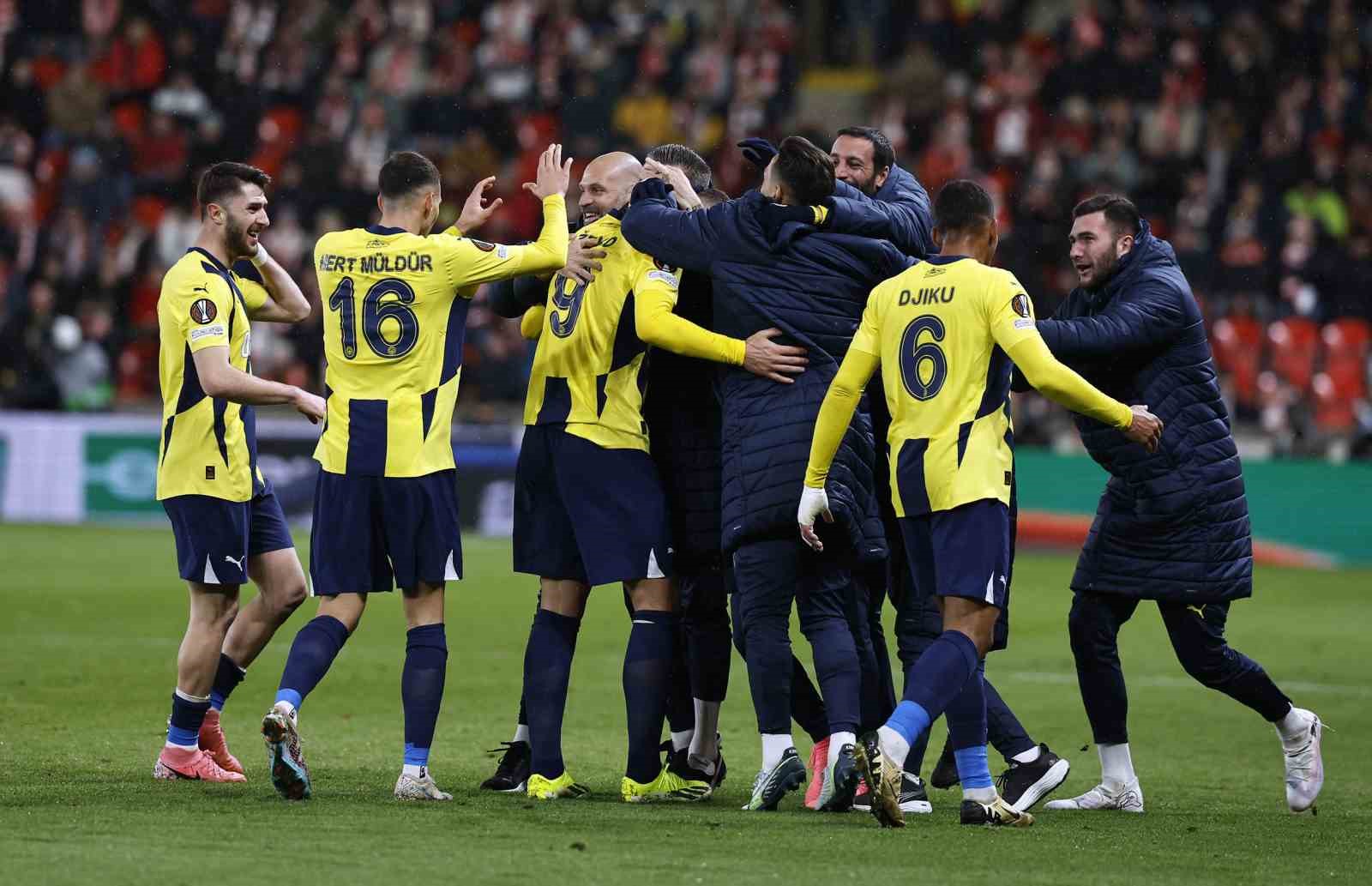 UEFA Avrupa Ligi: Slavia Prag: 1 - Fenerbahçe: 2 (Maç sonucu)
