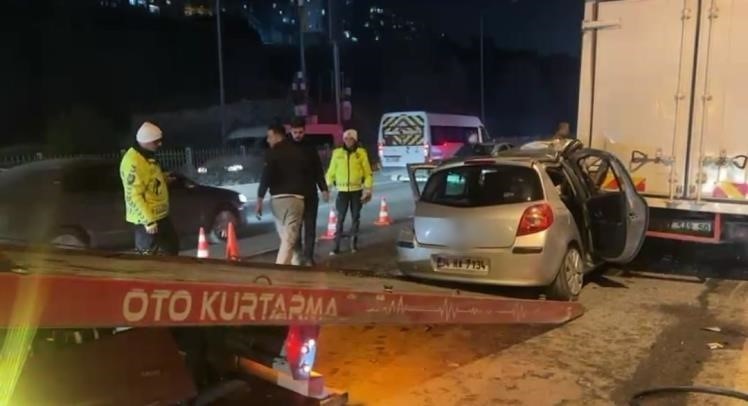 İzmir’de feci kaza: 5 yaralı
