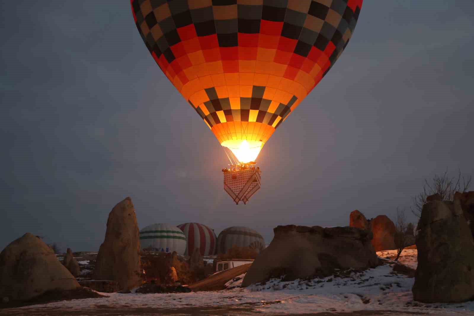 Kapadokya’da balonlar kefiye ile havalandı
