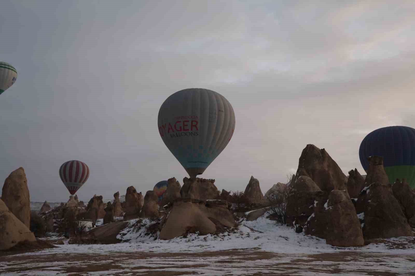 Kapadokya’da balonlar kefiye ile havalandı
