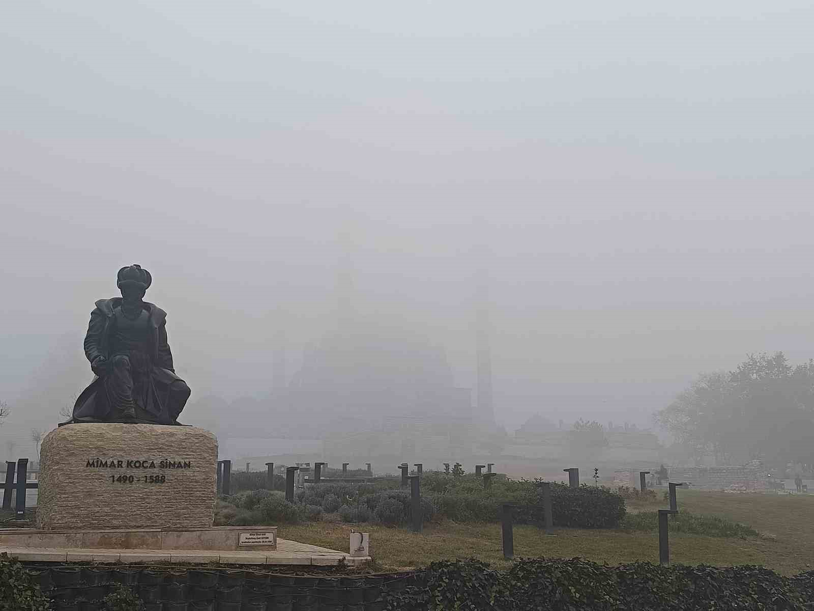 Edirne’de sis etkili oldu, Selimiye gözden kayboldu
