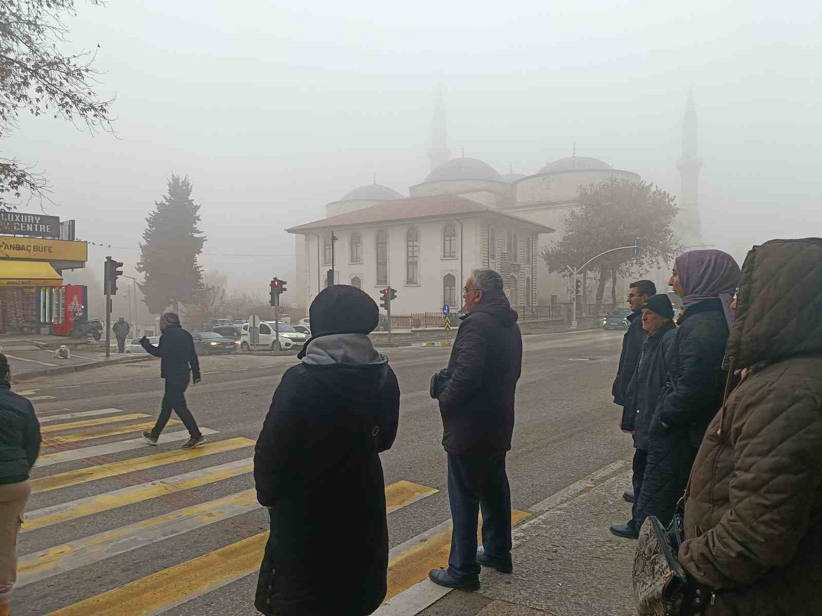 Edirne’de sis etkili oldu, Selimiye gözden kayboldu
