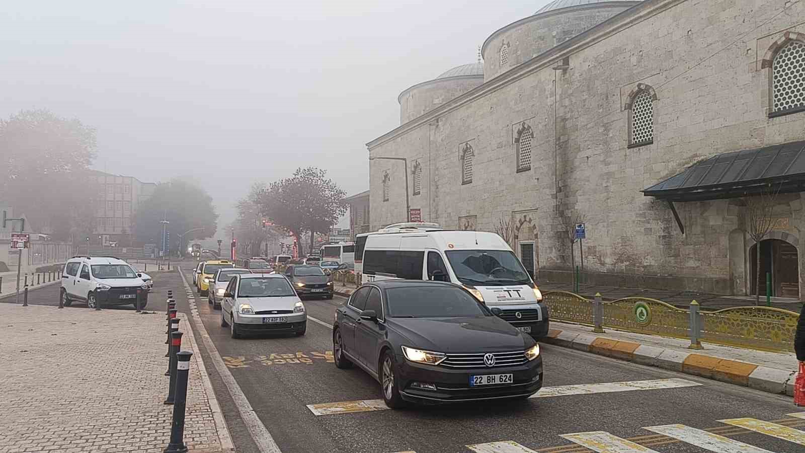 Edirne’de sis etkili oldu, Selimiye gözden kayboldu
