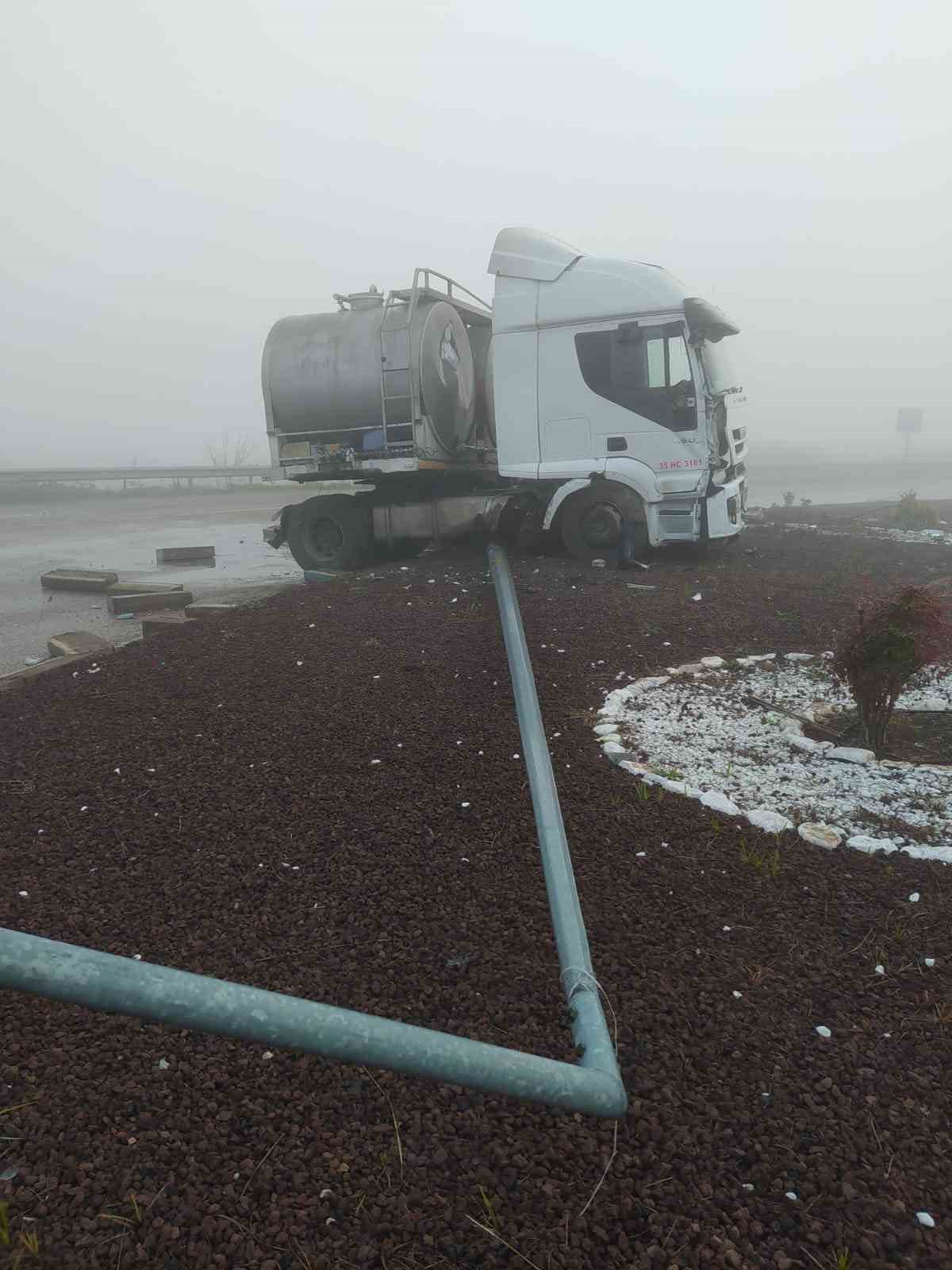 Manyas-Gönen Yolu kavşağında trafik kazası: 1 yaralı
