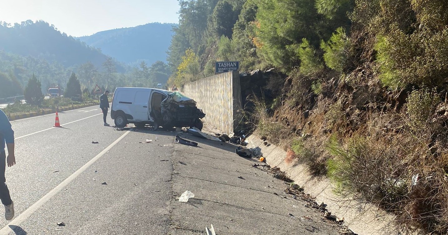 Marmaris’teki trafik kazasında iki çocuk hayatını kaybetti
