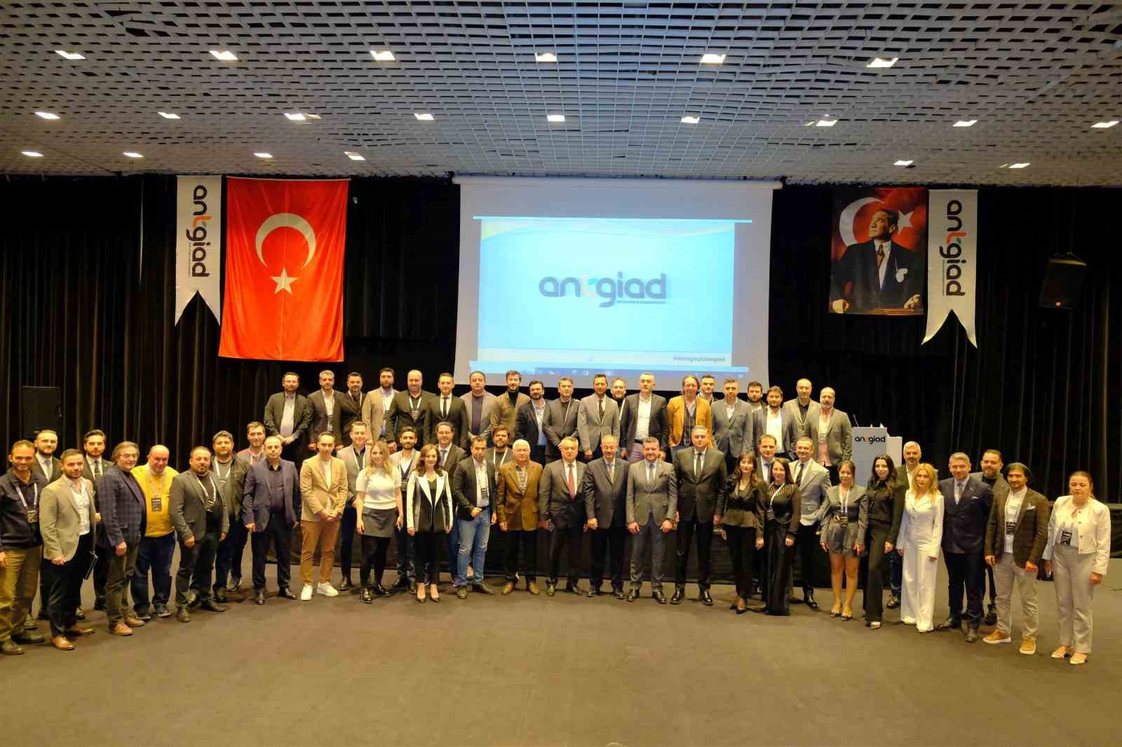 ANTGİAD toplantısında iş dünyasının geleceği konuşuldu
