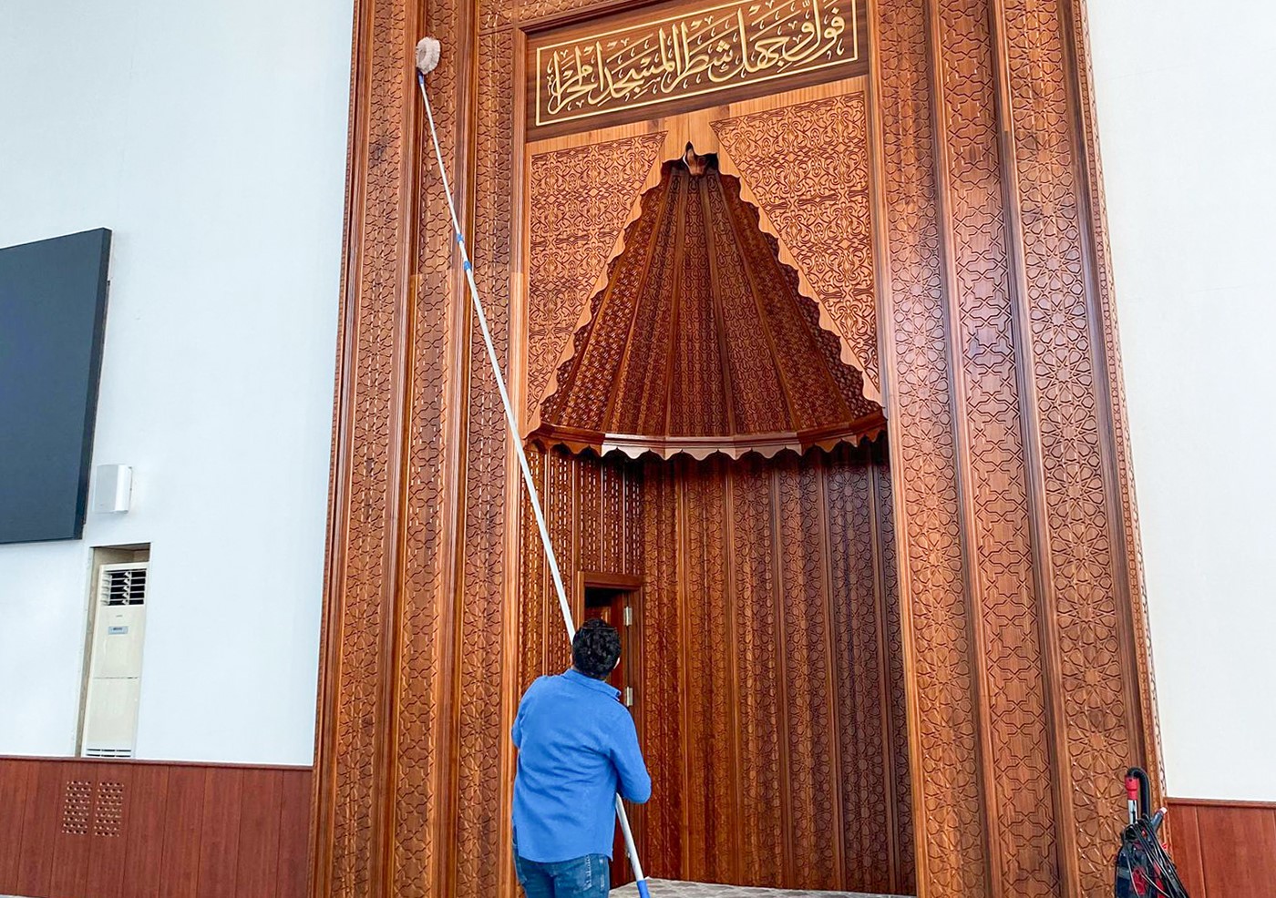 SUBÜ öğrencileri Rasimpaşa Camii’ni temizledi
