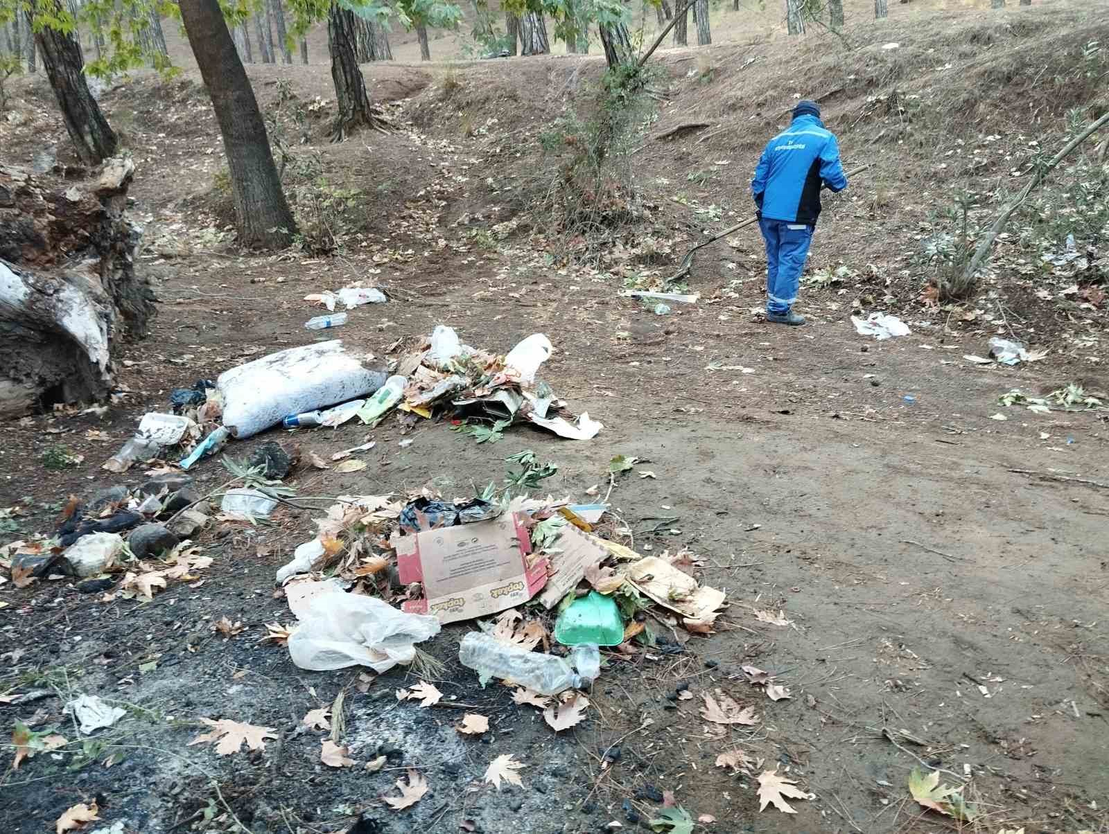 Fethiye’deki Çırpı Mesire Alanı, belediye ekiplerince temizlendi
